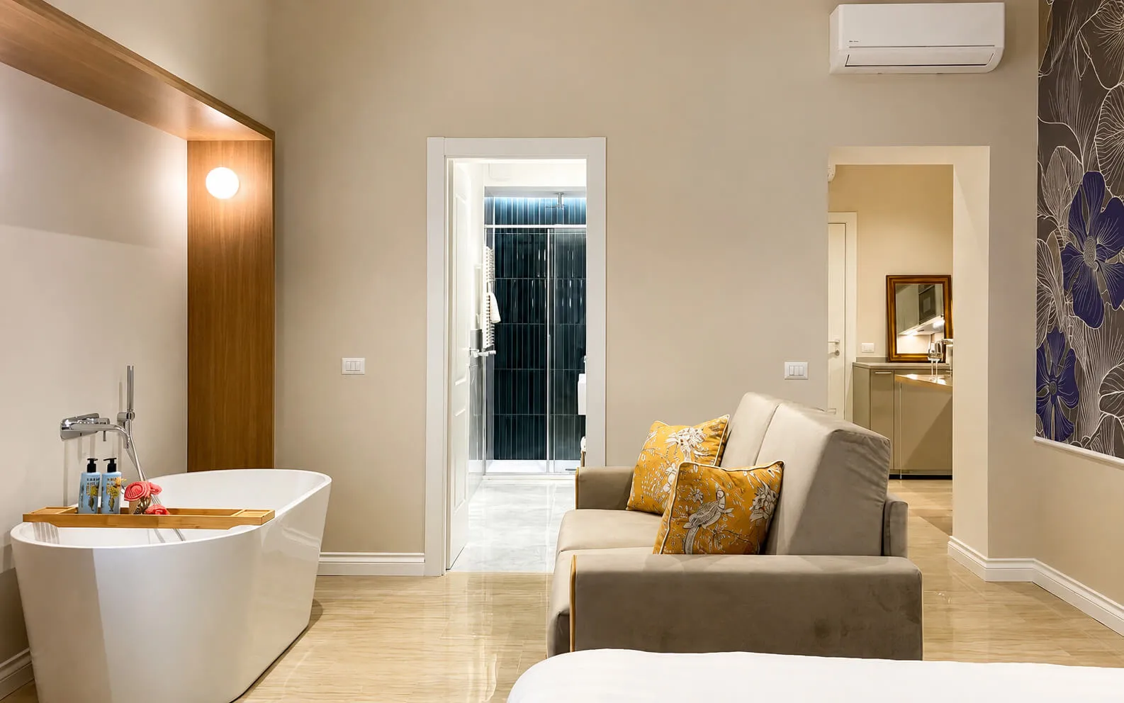 Area living di un appartamento Más Apartment Rome, soluzione per soggiorni indipendenti nel centro storico di Roma