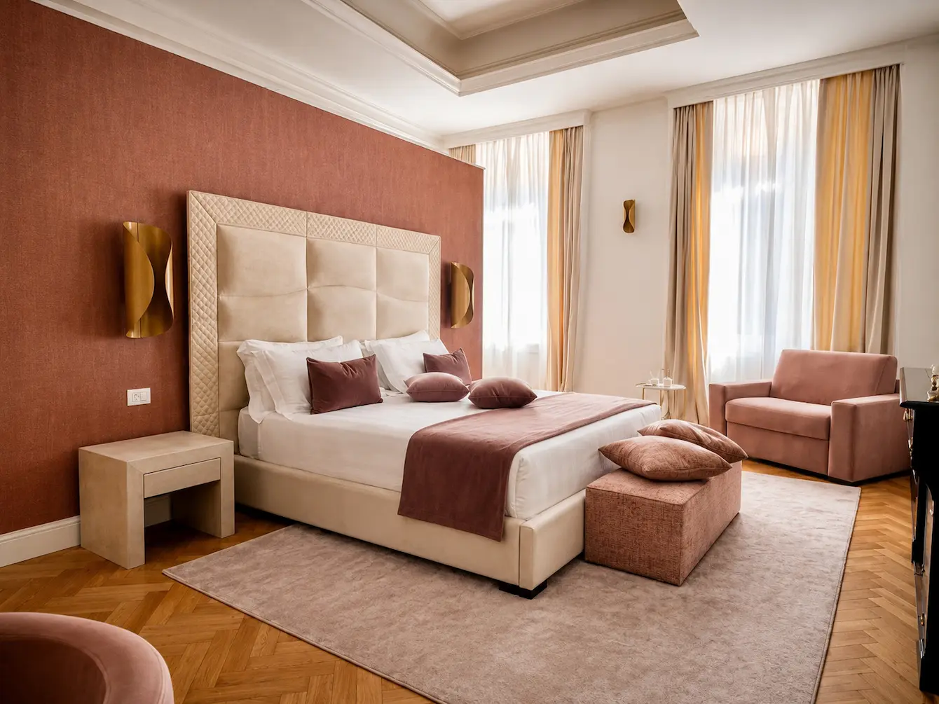 Letto king-size della Junior Suite di Más Boutique Hotel Rome, con biancheria curata e atmosfera romantica