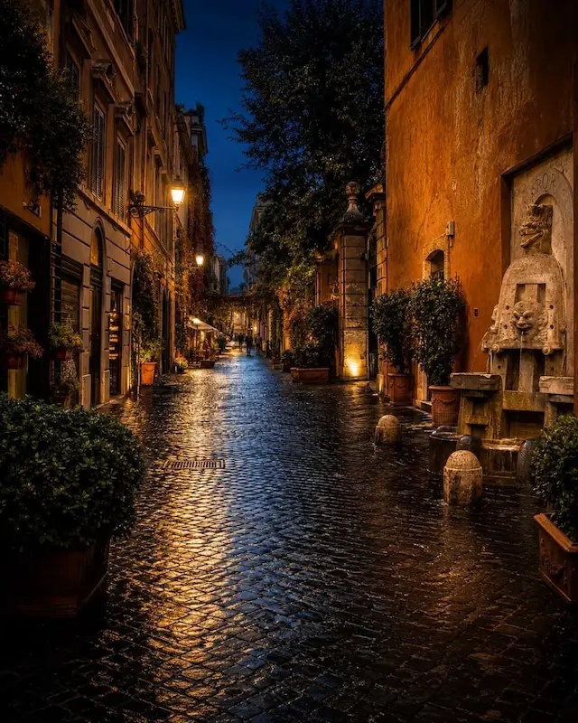 Vicolo di Via Margutta in serata, una delle vie del quartiere accanto a Más Boutique Hotel Rome