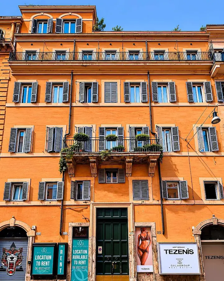 Via del Corso 504, sede di Más Boutique Hotel Rome, nel centro storico di Roma